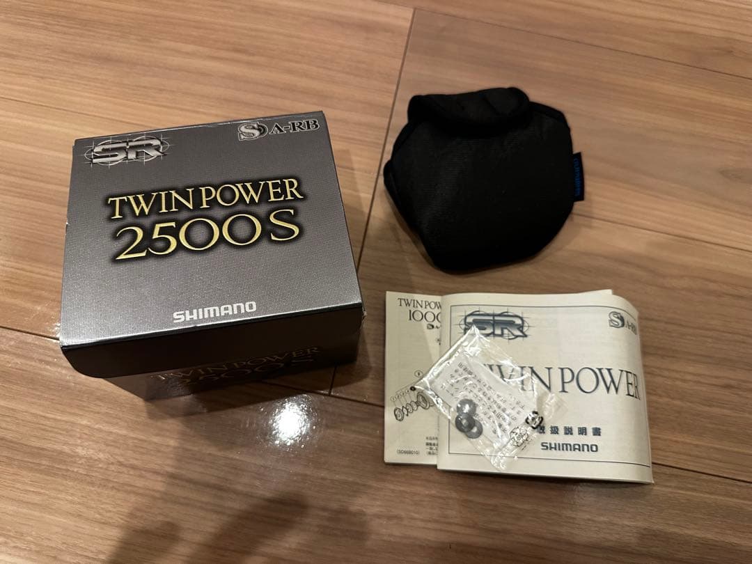 超美品 SHIMANO TWIN POWER 2500S スピニングリール