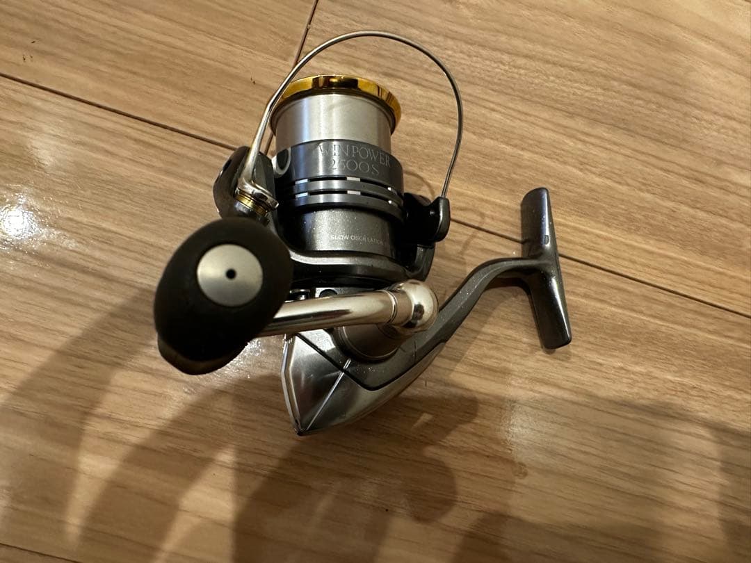 超美品 SHIMANO TWIN POWER 2500S スピニングリール