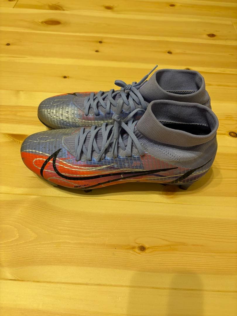 Nike KYR グレー/オレンジ ハイカットサッカーシューズ