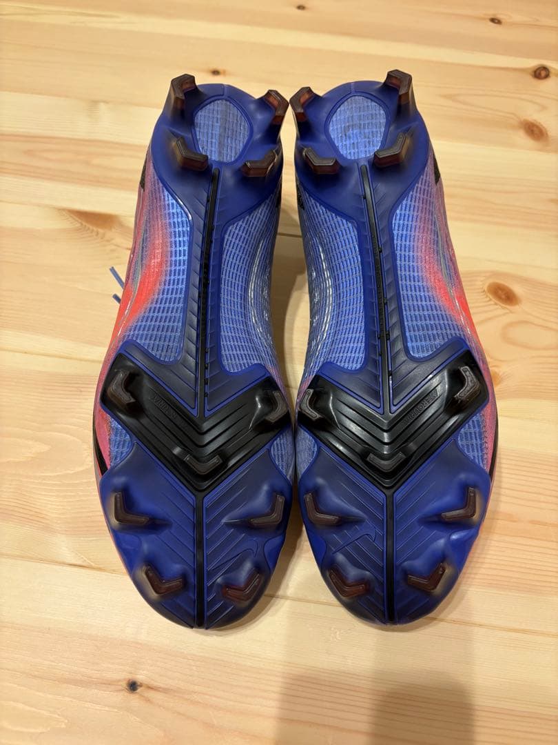 Nike KYR グレー/オレンジ ハイカットサッカーシューズ