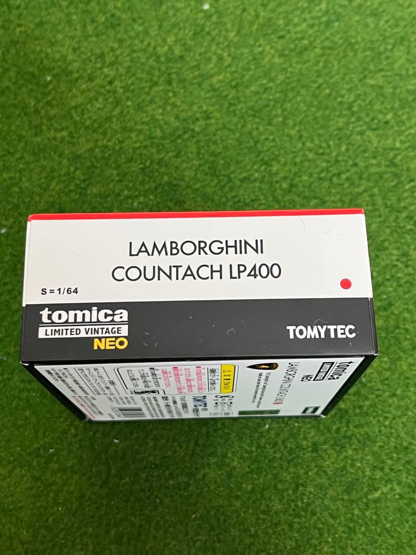 トミカリミテッドヴィンテージネオ　ランボルギーニ カウンタック　LP400 赤