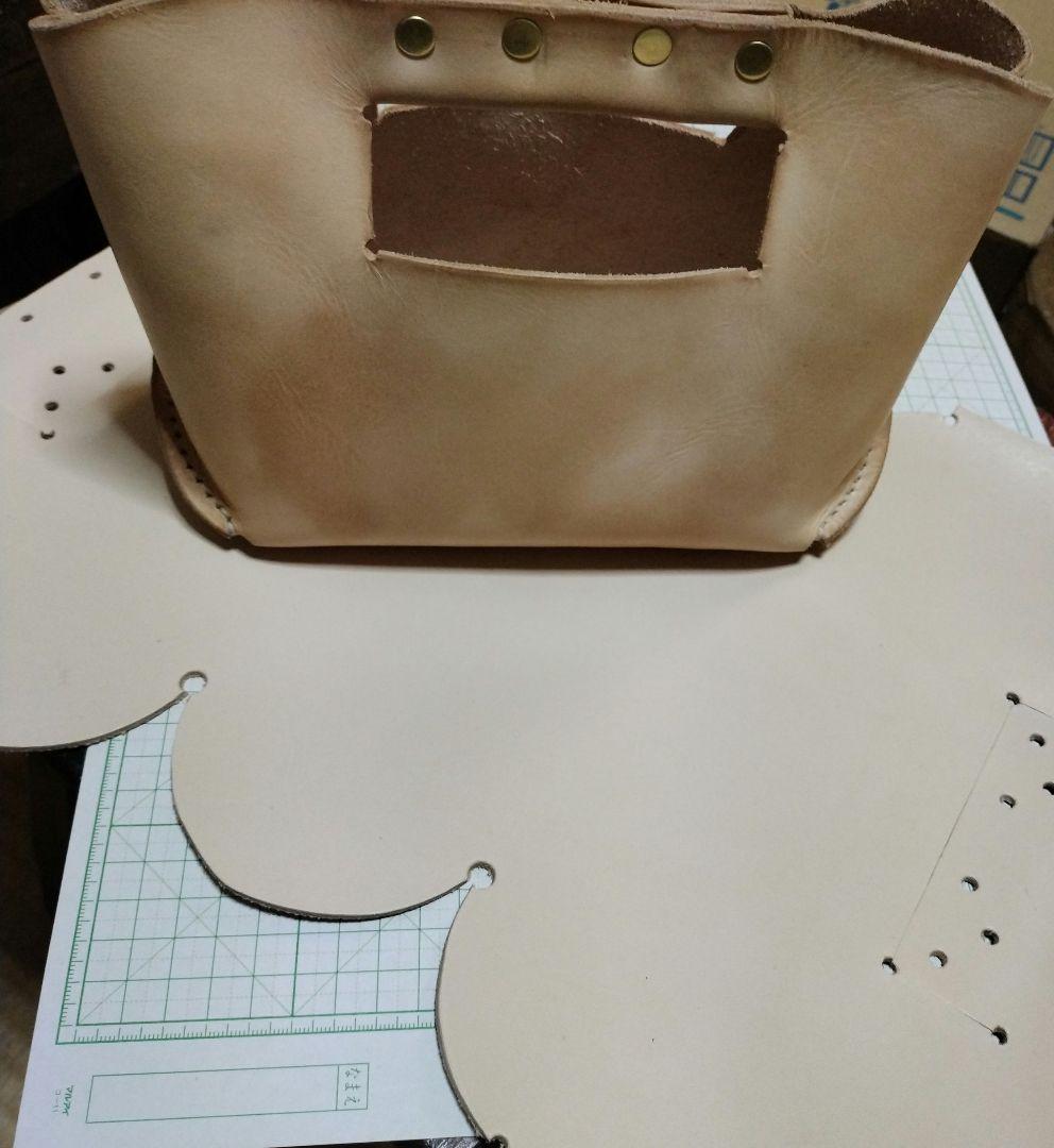 【厚革堅牢】総手縫いハンドメイド　一枚革のハンドバッグ　救急箱