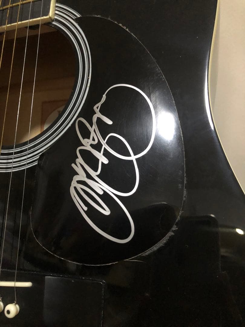 アコースティックギターJohnson 直筆サイン (JON BON JOVI)
