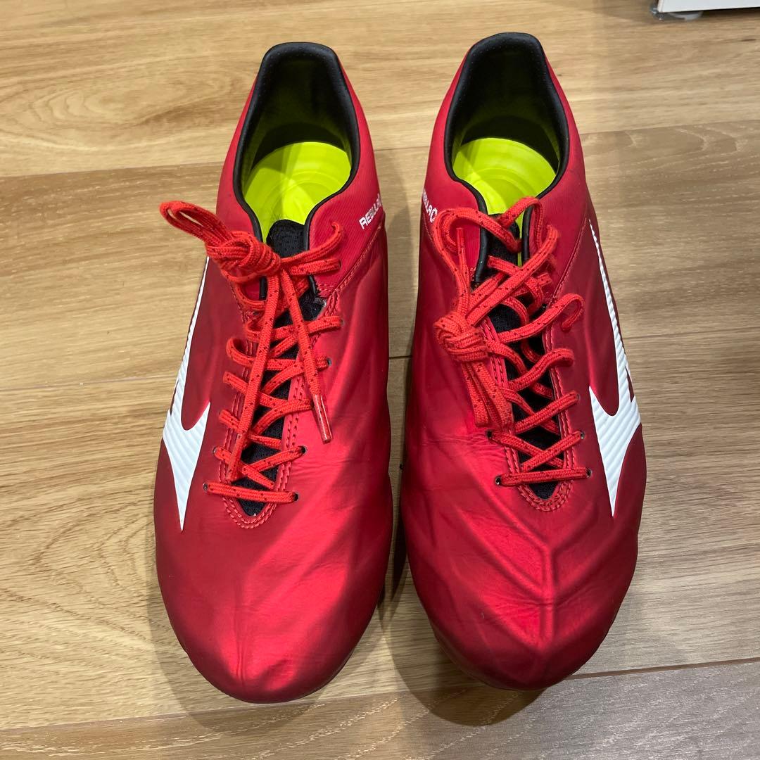 Mizuno Rebula サッカーシューズ 赤