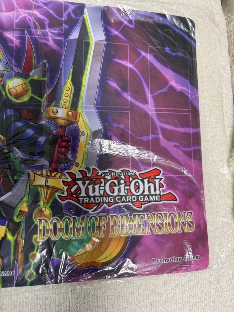 新品未使用 遊戯王 DDDD偉次元王アーククライシス プレイマット　開封済み