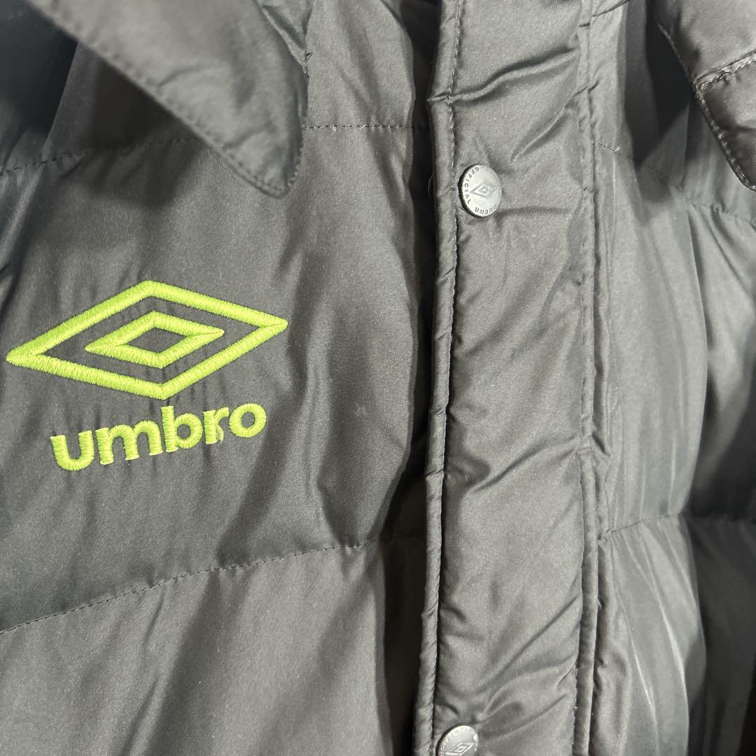 UMBRO アンブロ　刺繍ロゴ　フード付きベンチコート　ダウンコート　黒