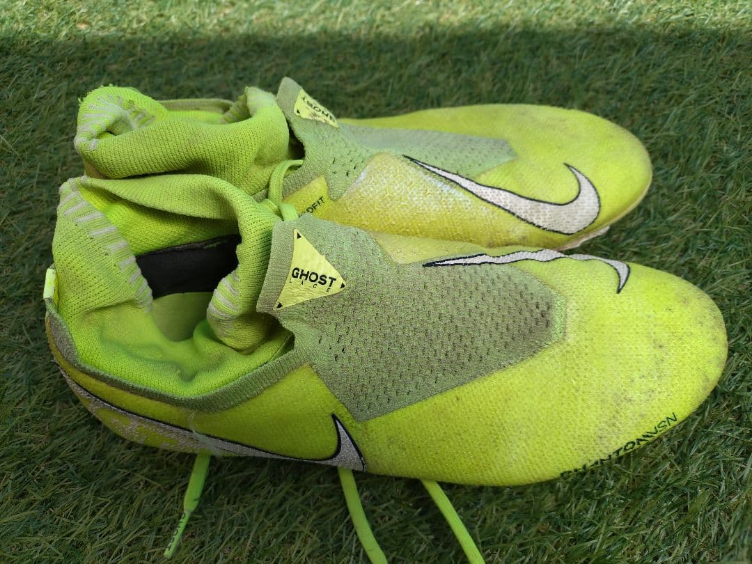 Nike Phantom Vision 蛍光イエロー　27.5