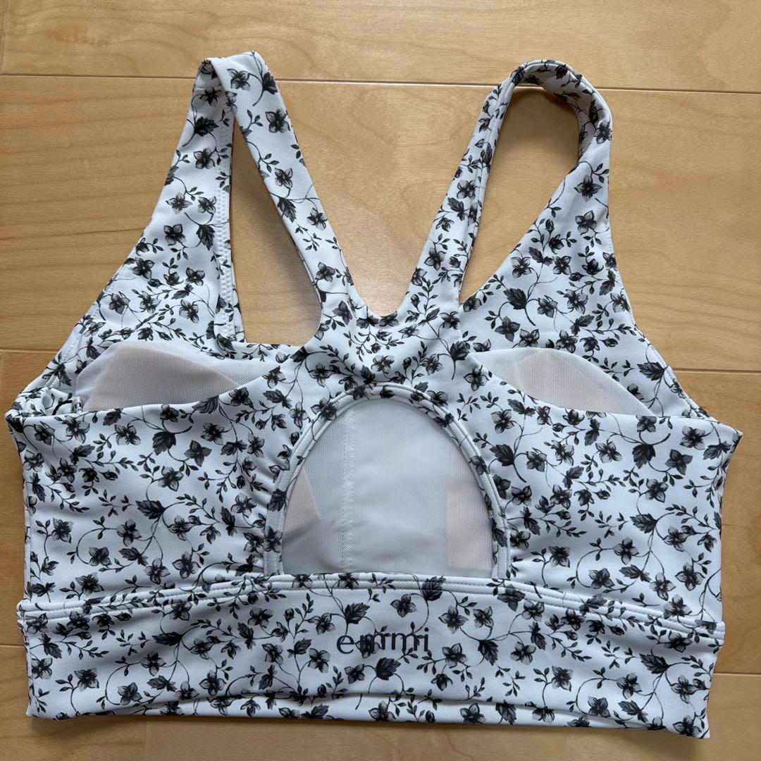 emmi エミ　ヨガウェア　上下セット　ブラトップ　フラワーレギンス　白　L新品