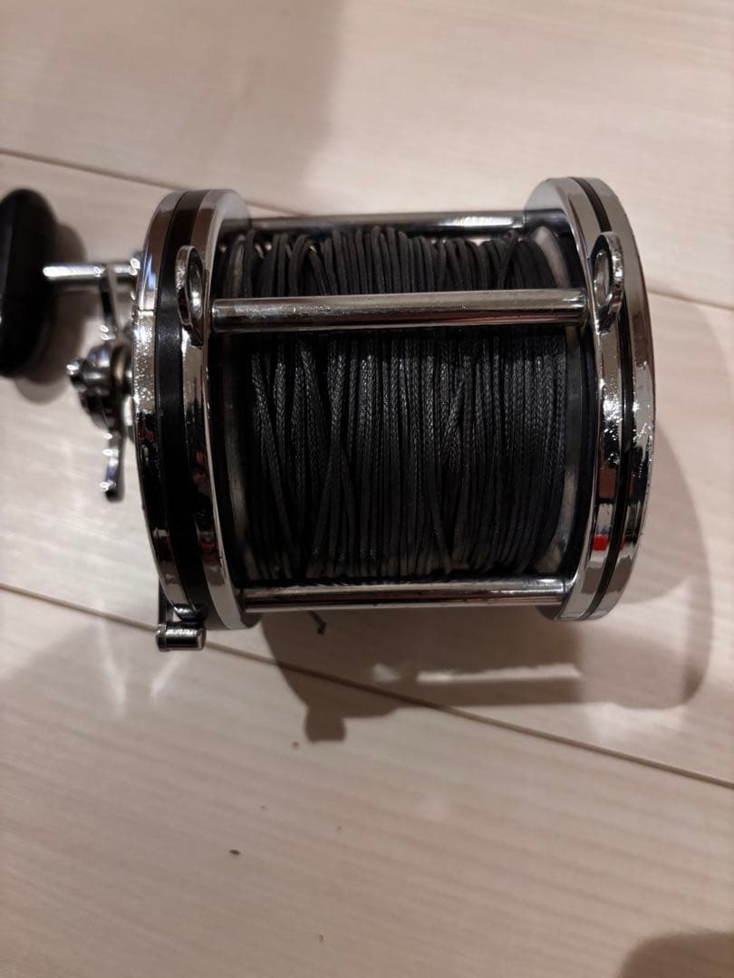 PENN9/0右巻き両軸リール