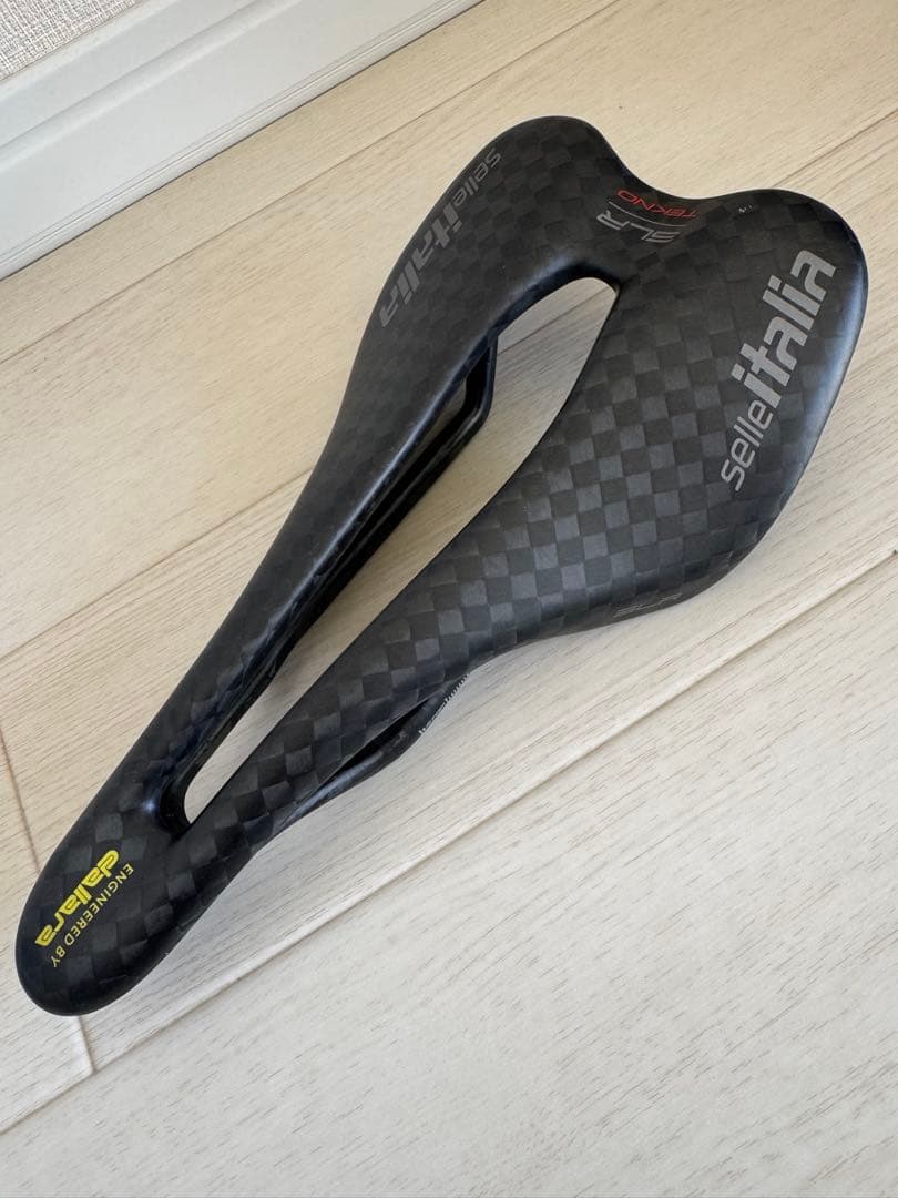 セライタリア　selle italia SLR サドル カーボン製 ブラック