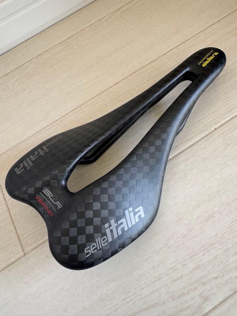 セライタリア　selle italia SLR サドル カーボン製 ブラック