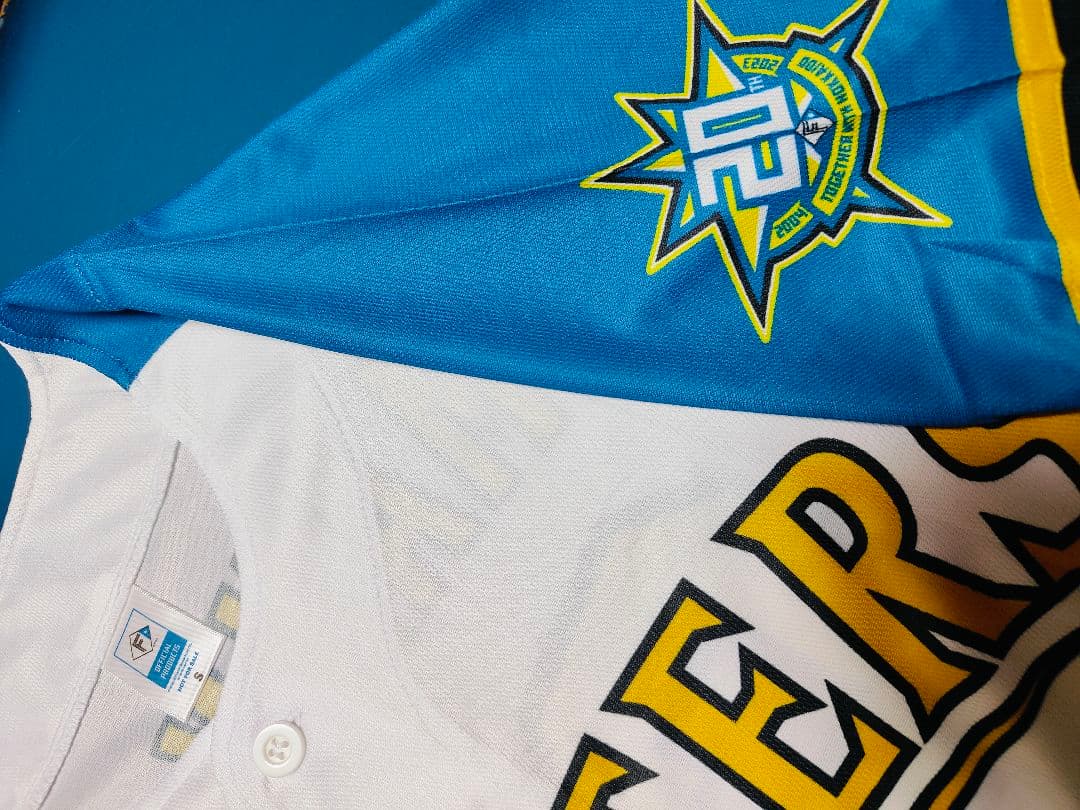 北海道日本ハムファイターズ　万波中正選手のユニフォーム