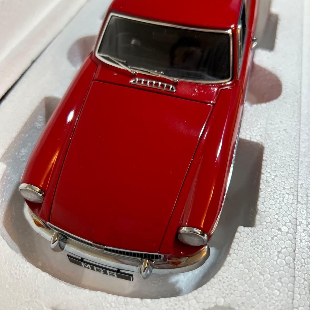 MGB GT COUPE MK Ⅱ 1/18 レッド