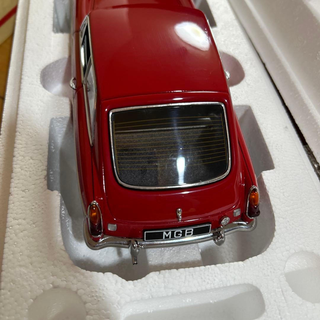 MGB GT COUPE MK Ⅱ 1/18 レッド