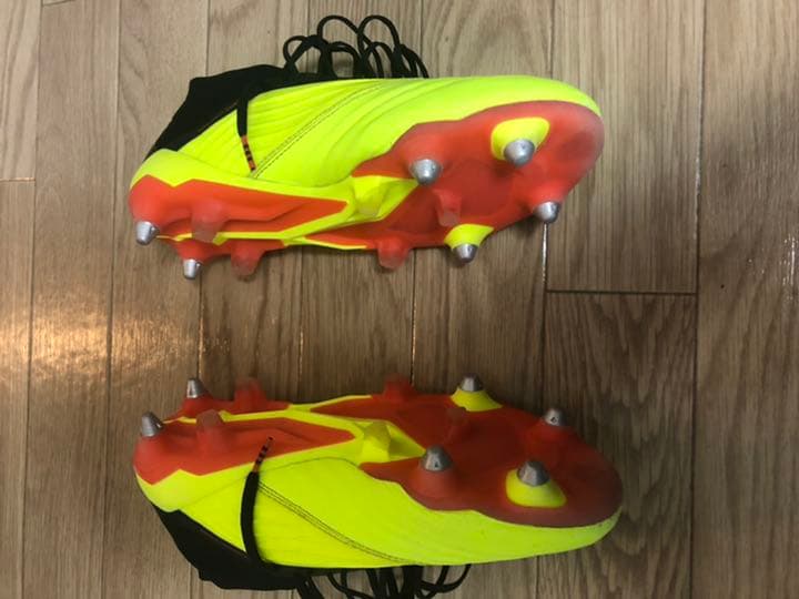 サッカースパイク26.5