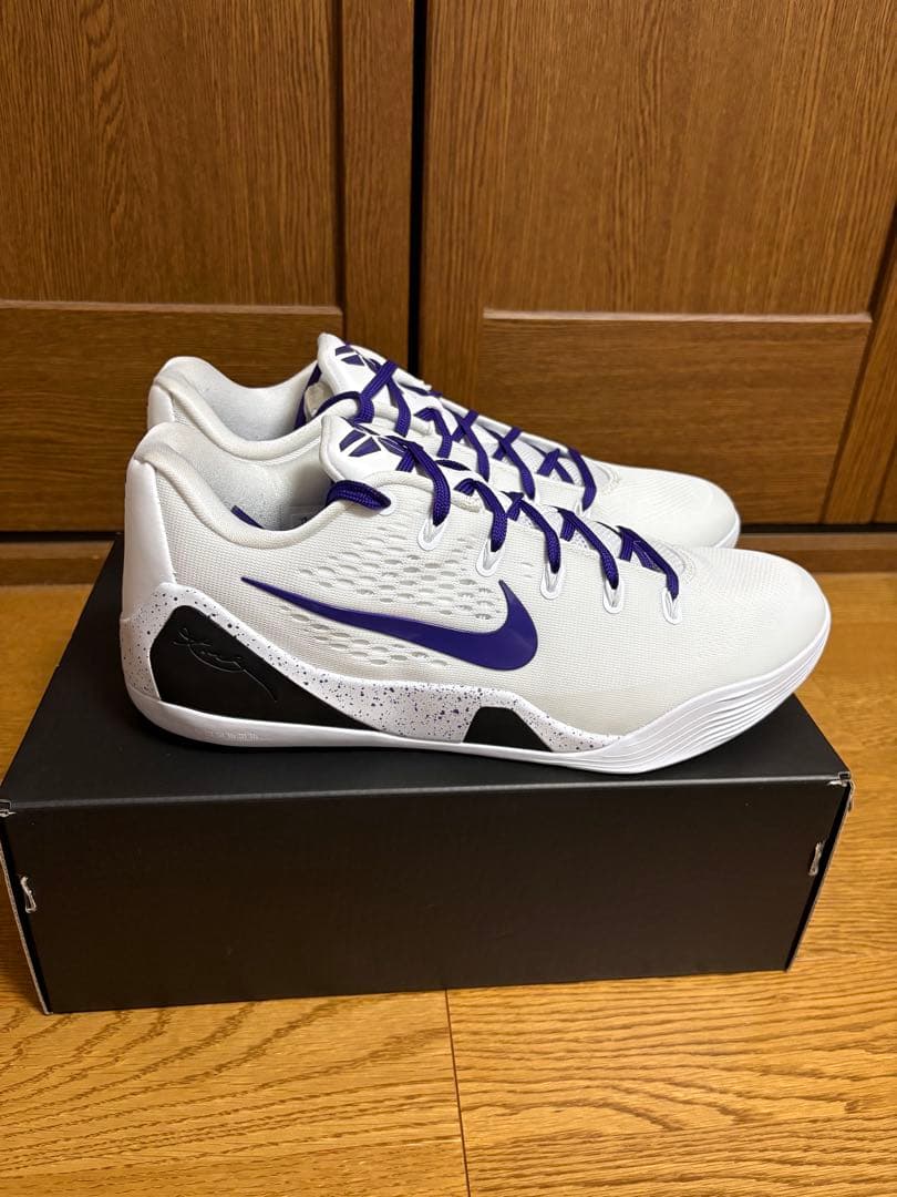 Nike Kobe9 バスケットシューズ ホワイト/パープル