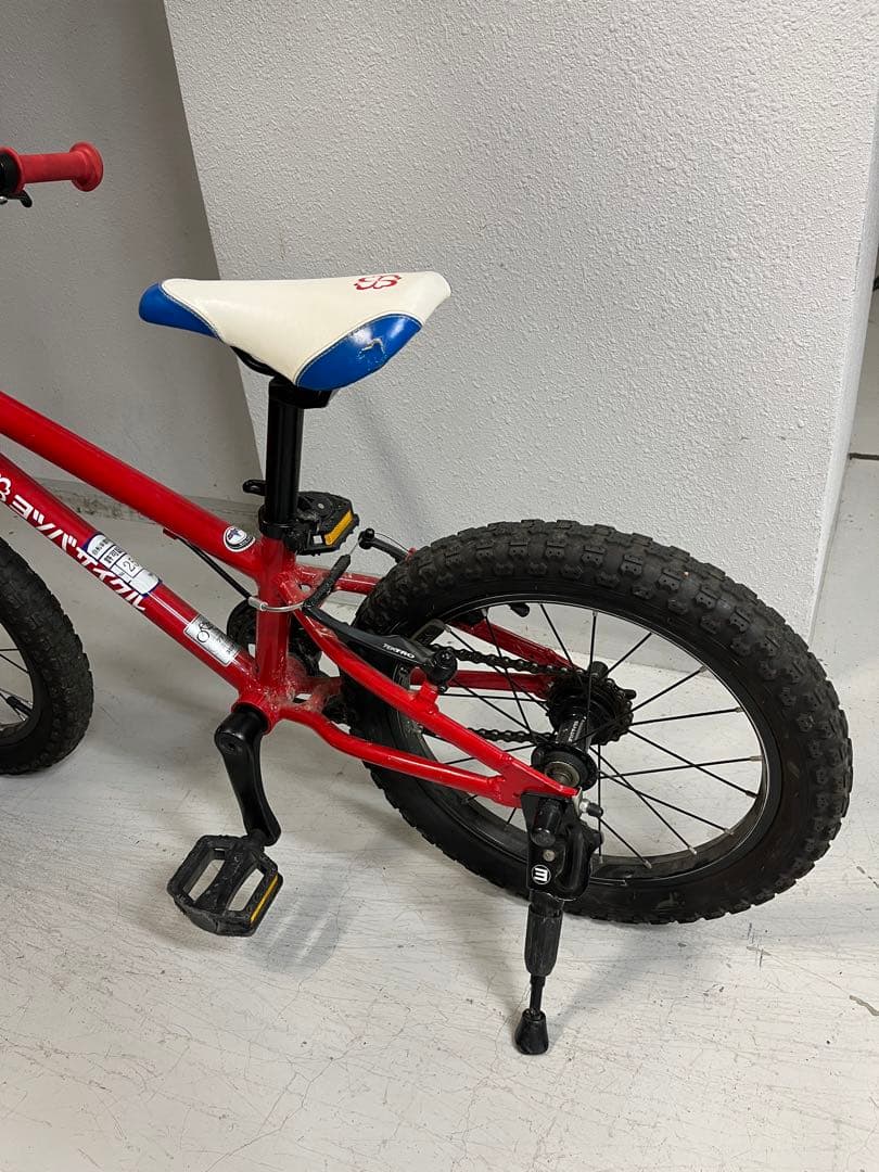 ヨツバサイクル　16インチ　赤と青　※直接取引のみ