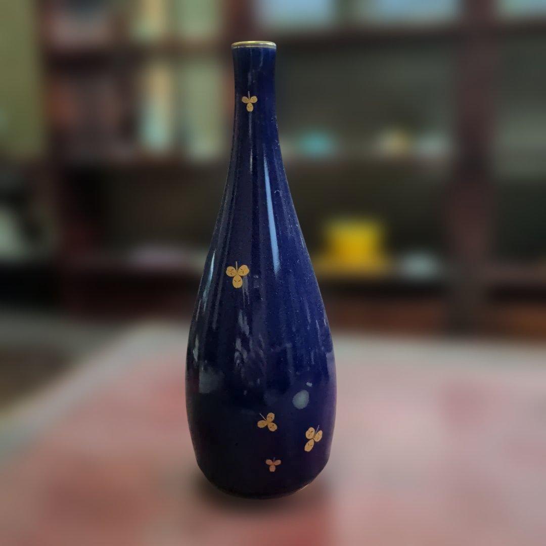 セーブルのアンティークの花瓶
