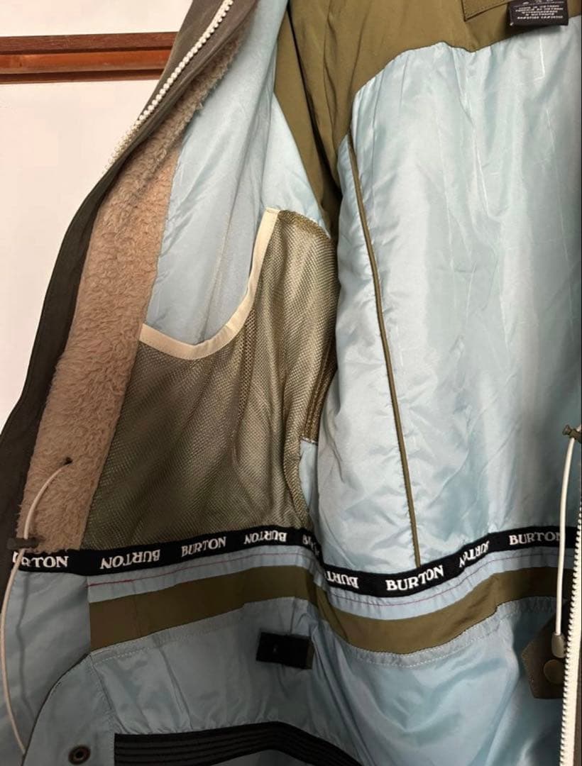 BURTONのマウンテンパーカー（Sサイズ）