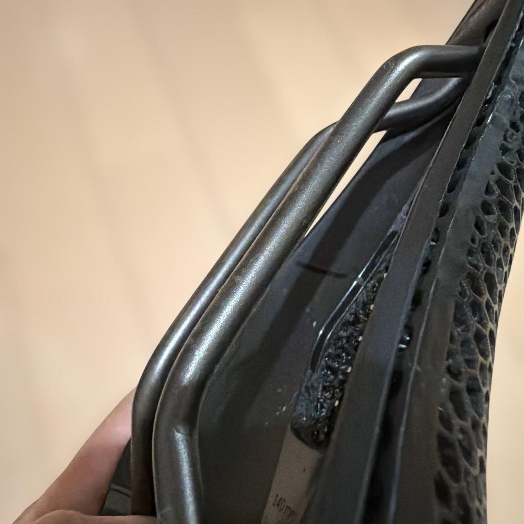 Vento Argo Adaptive 140mm　サドル フィジーク