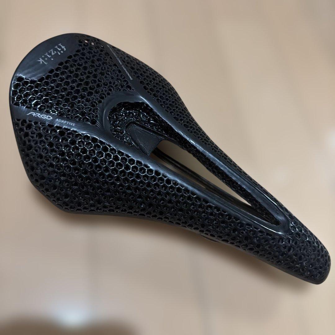 Vento Argo Adaptive 140mm　サドル フィジーク