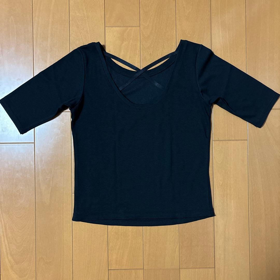 新品未使用！チャコットバッククロス5分袖Tシャツ　黒　Mサイズ