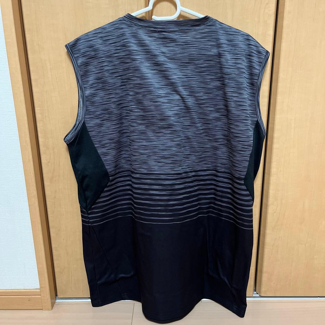 【極美品】ヨネックス　ユニフォーム　ノースリーブ　ゲームシャツ　ウェア　tシャツ
