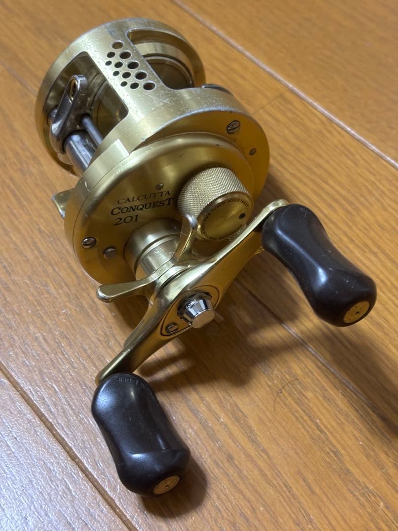 SHIMANO シマノ カルカッタコンクエスト201 左ハンドル