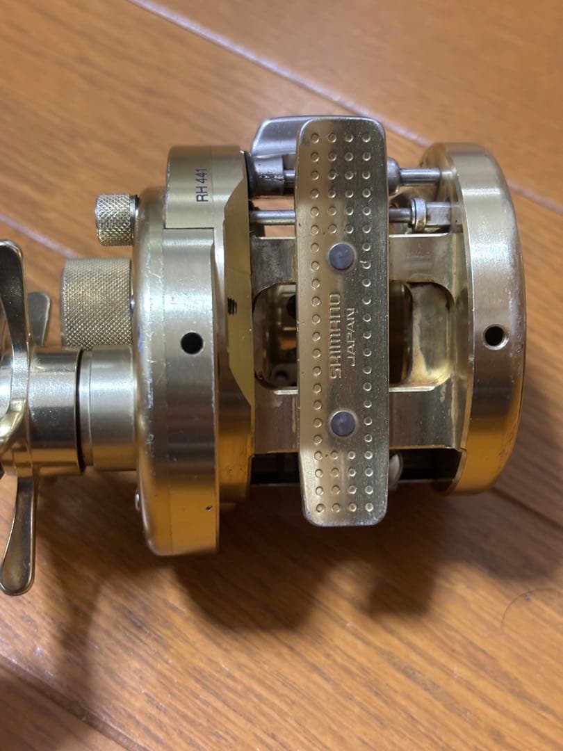 SHIMANO シマノ カルカッタコンクエスト201 左ハンドル