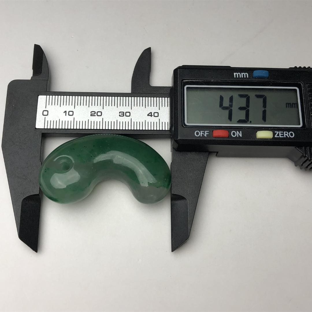 勾玉 硬玉　翡翠　ヒスイ 天然 一点物 お守り