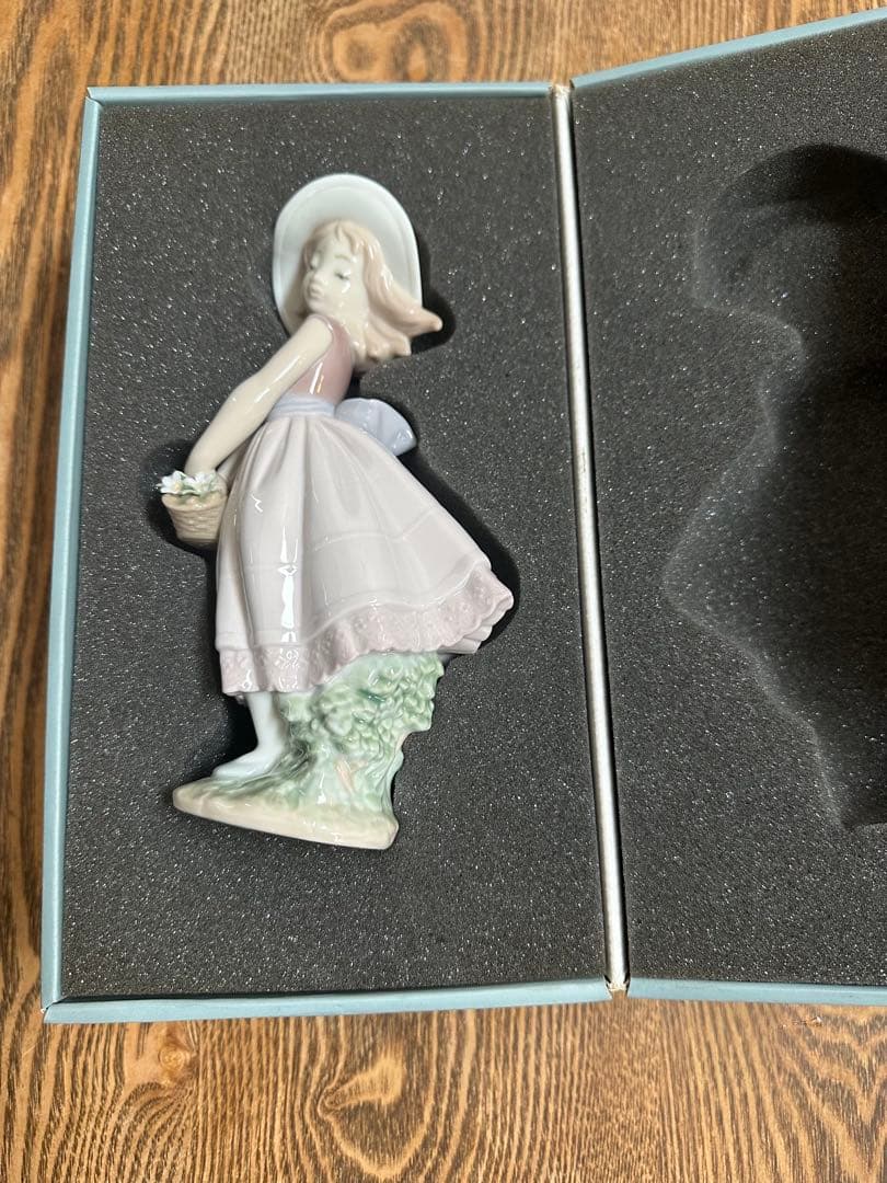 美品　リヤドロ　花の小径　リンダ