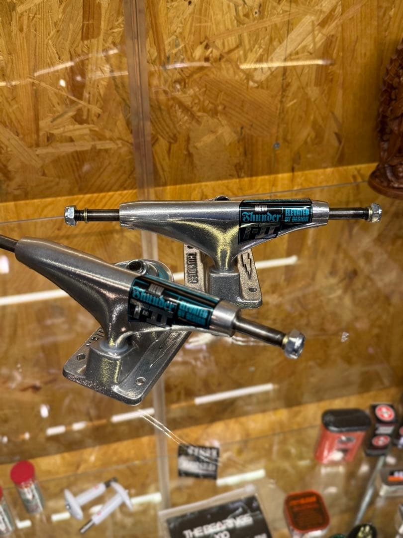 トラック THUNDER TRUCKS T-II 147