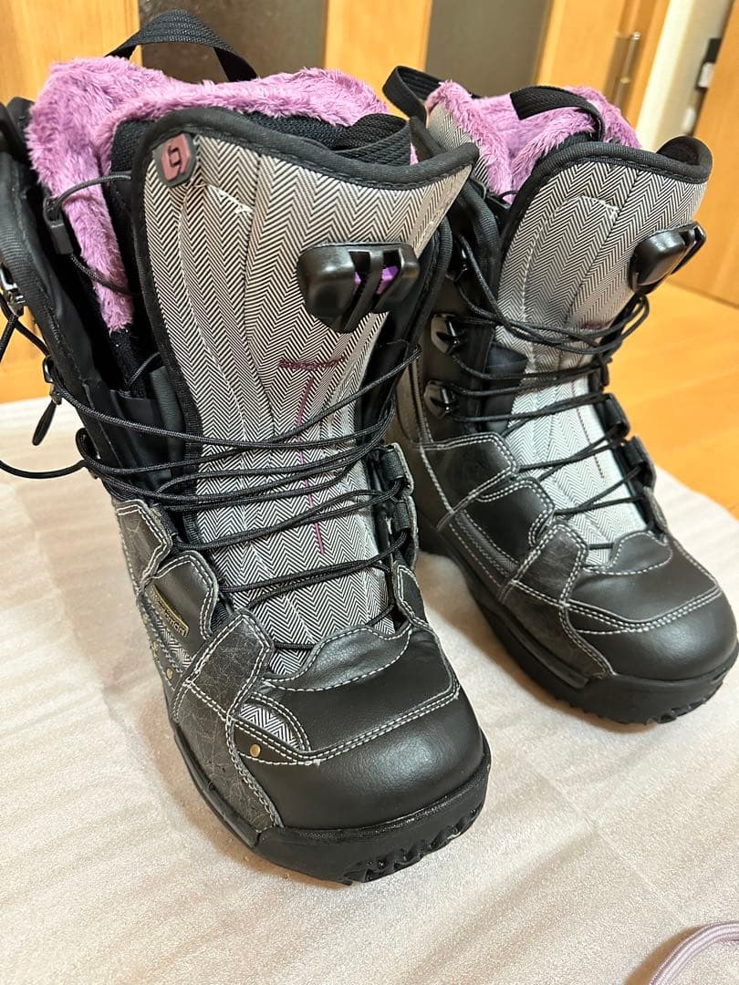 SALOMスノーブーツ