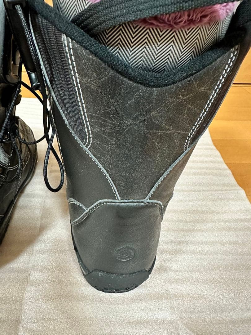 SALOMスノーブーツ