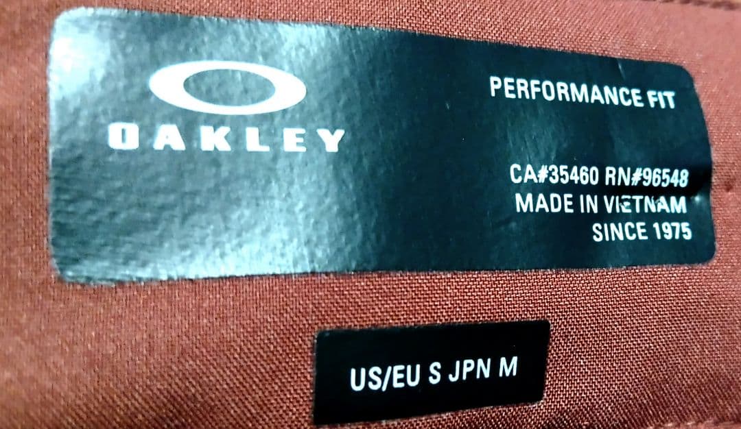 極美品使用6回オークリーOAKLEYスノーボードスキーパンツサイズM男女