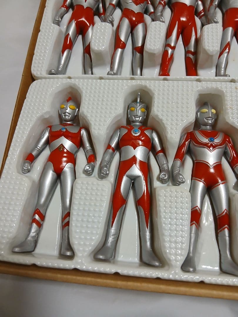 ウルトラヒーローベスト21　フィギュア　ウルトラマン