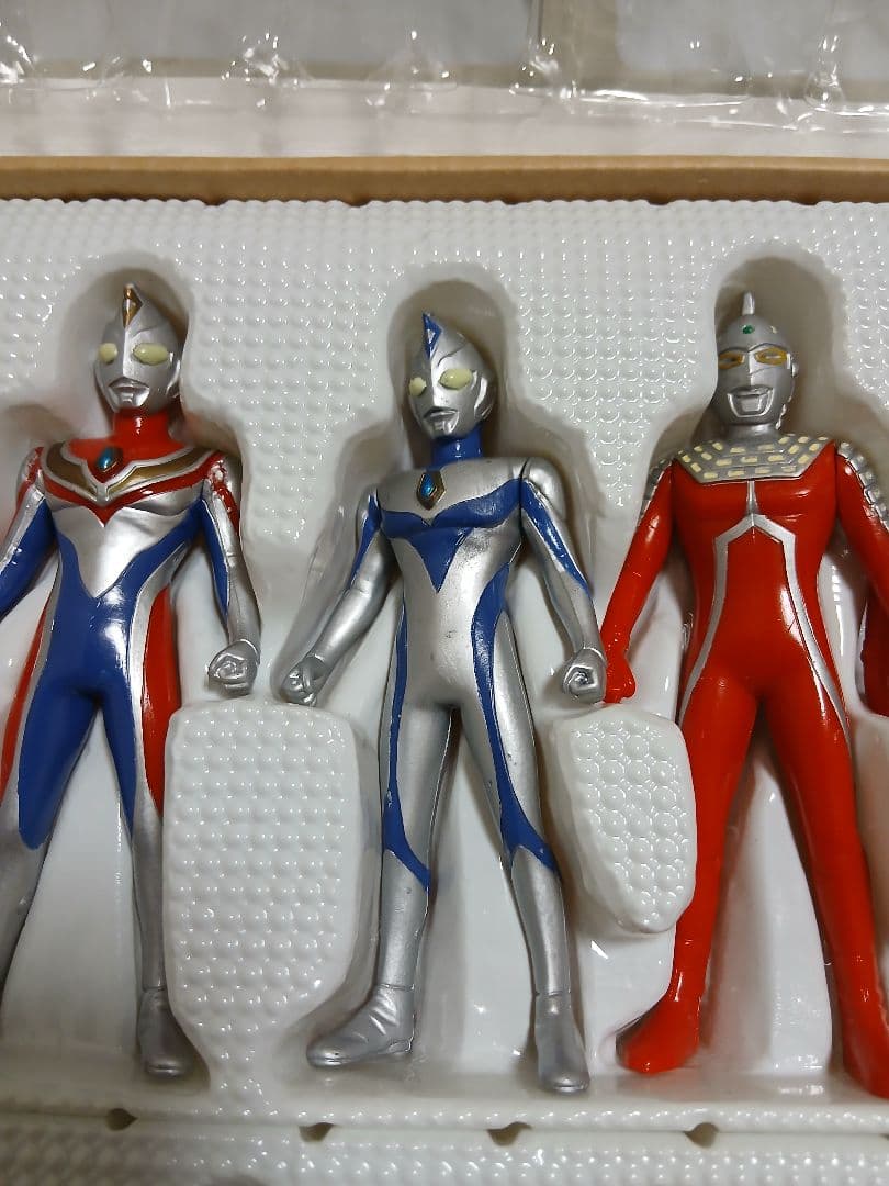 ウルトラヒーローベスト21　フィギュア　ウルトラマン