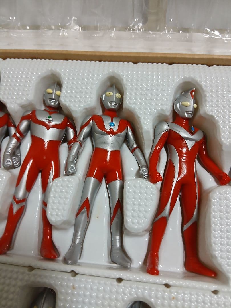 ウルトラヒーローベスト21　フィギュア　ウルトラマン