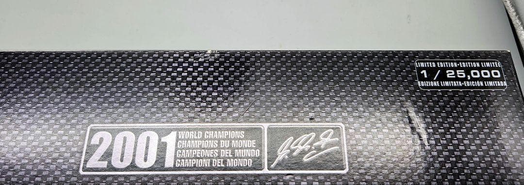 1/18フェラーリ F2001 M.シューマッハ ワールドチャンピオンカー