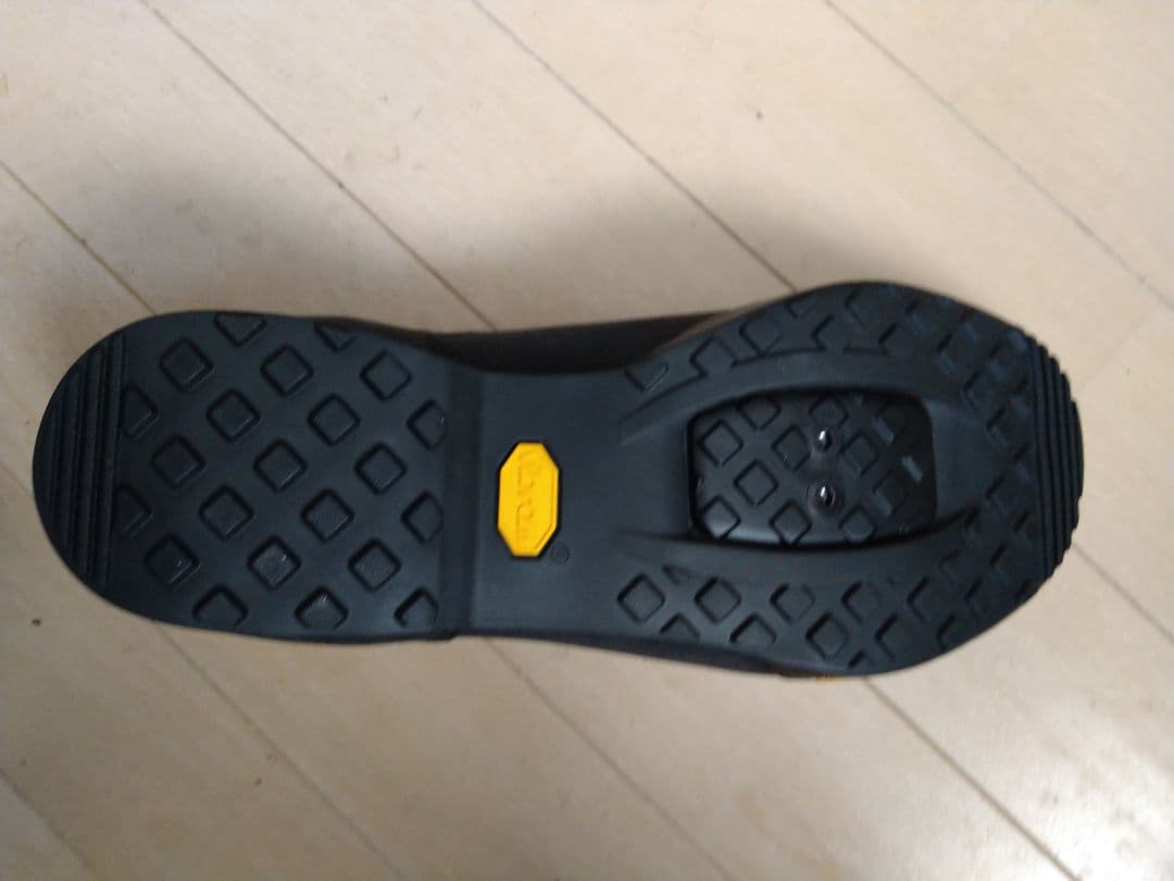 サイクリングシューズ 黒 オレンジ