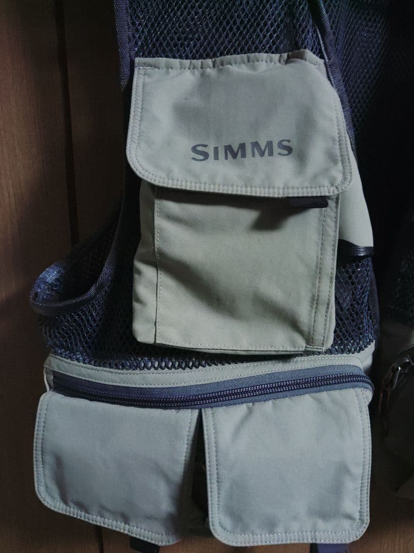 SIMMS フィッシングベスト カーキ　美品