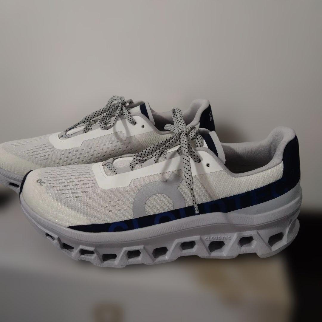 On Cloudmonsterランニングシューズ 27.5cm新品オンスニーカー