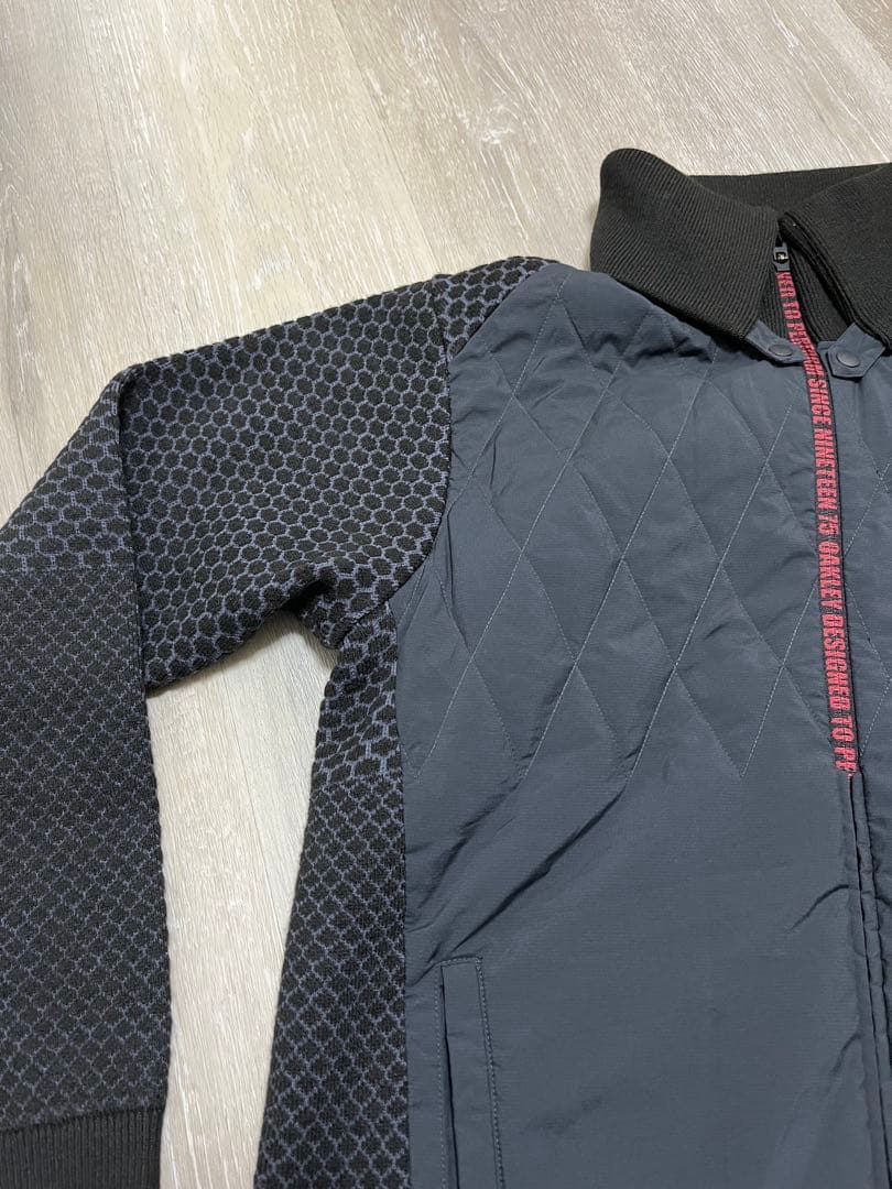 ほぼ新品　オークリー　アウター　オークリーアウター　ハイブリッドブルゾン　L