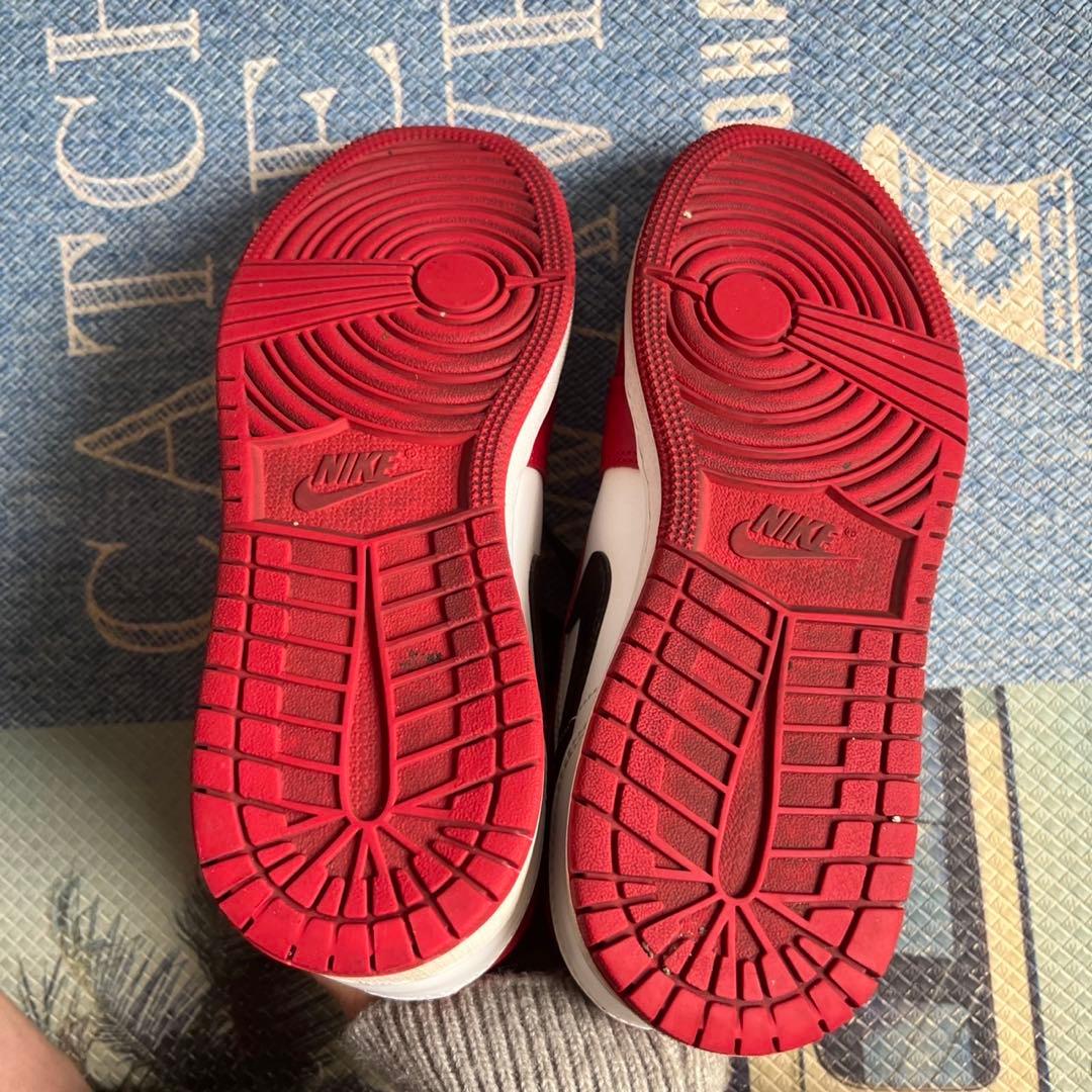 Nike Air Jordan 1 赤白黒 ハイカット