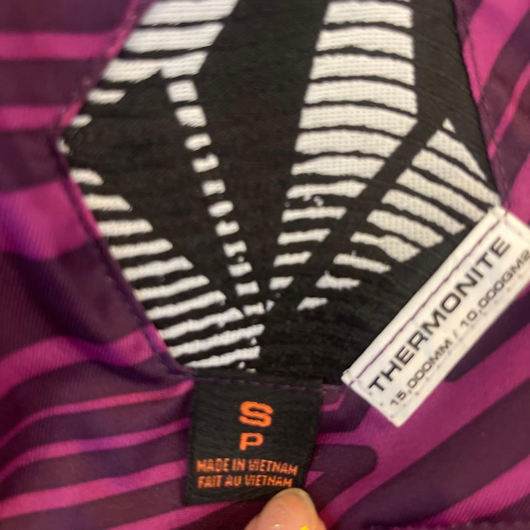 美品　VOLCOM レディース スノーボードウェアセット