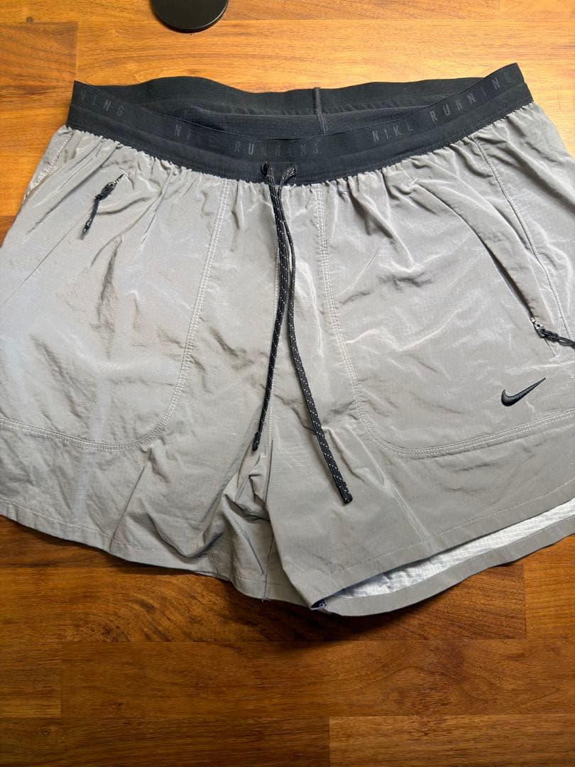 Nike リフレクティブショーツ