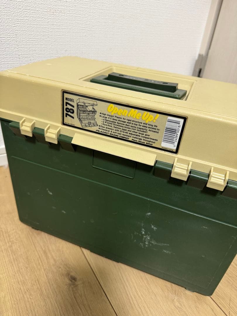 オールドタックルボックスとルアーたくさん　まとめて