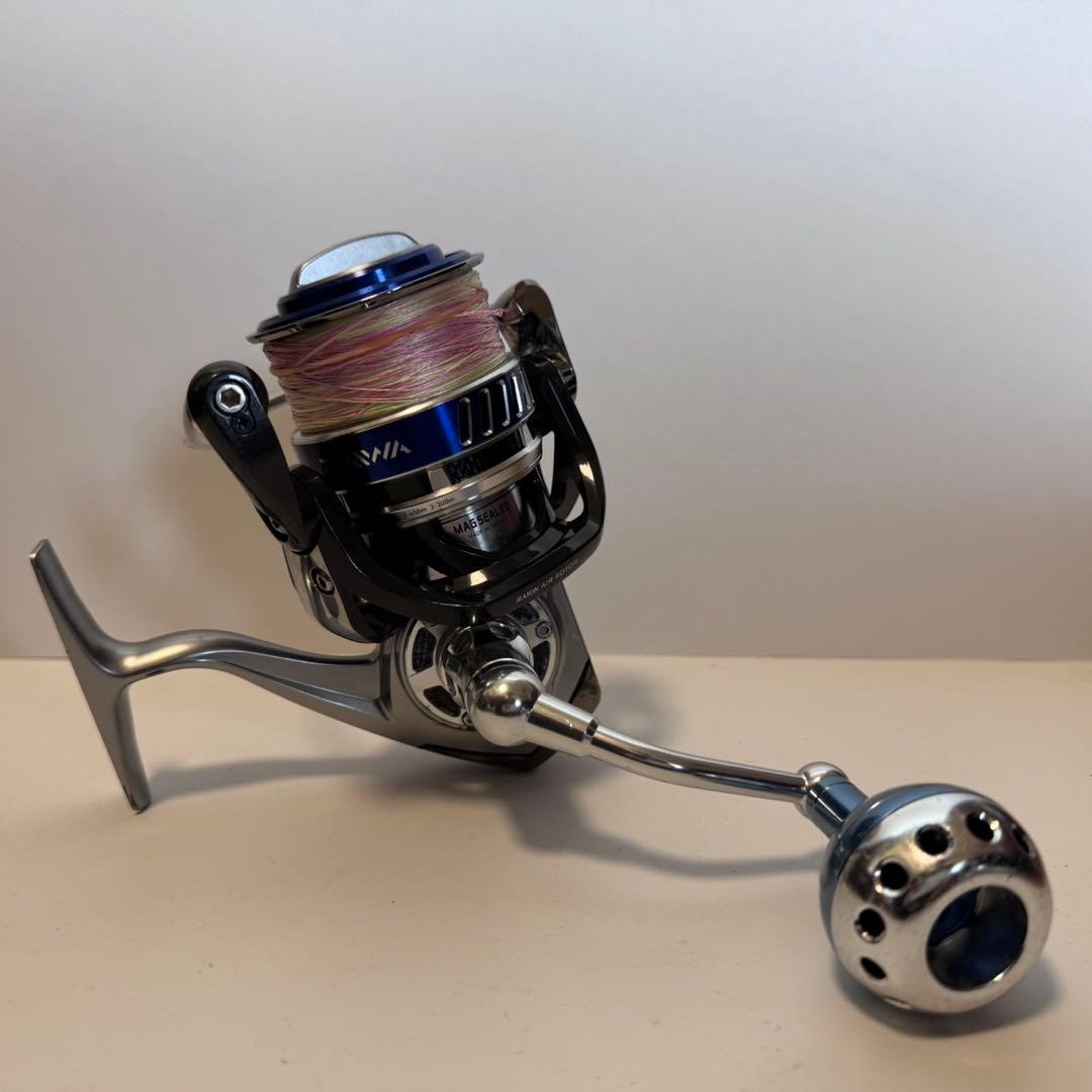 DAIWA 10SALTIGA 4000H スピニングリール