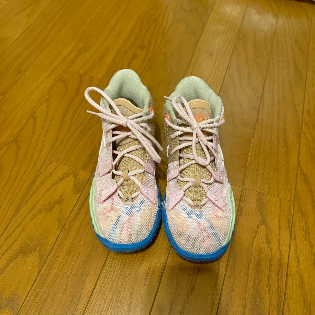 シューズ(女性用) KYRIE 7 GS '1 WORLD 1 PEOPLE REGAL PINK'