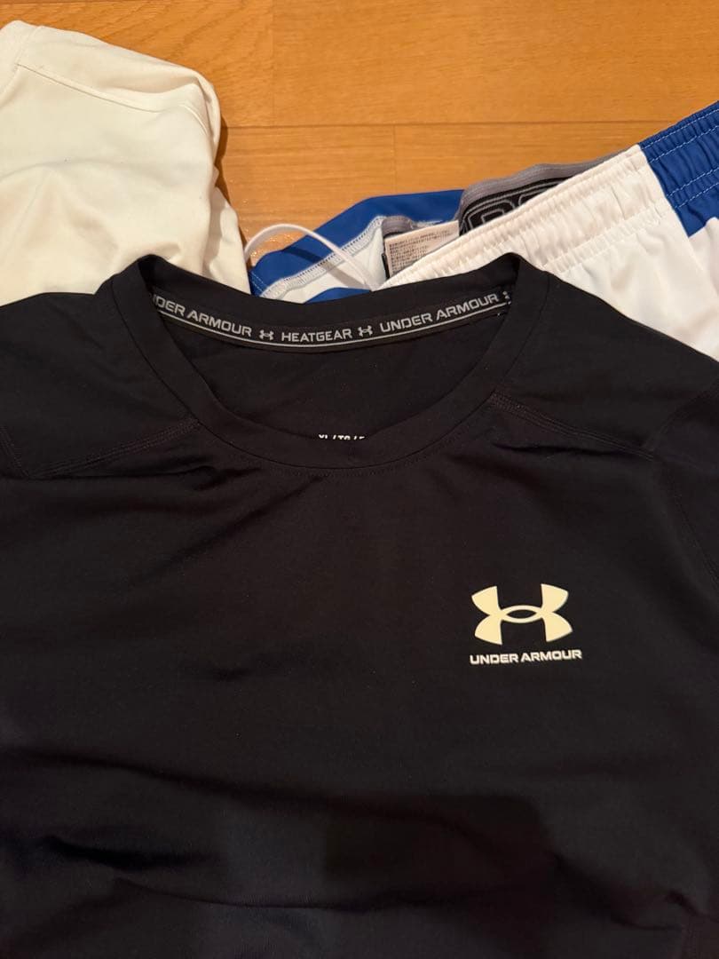 UNDER ARMOUR Tシャツ・ショートパンツセット